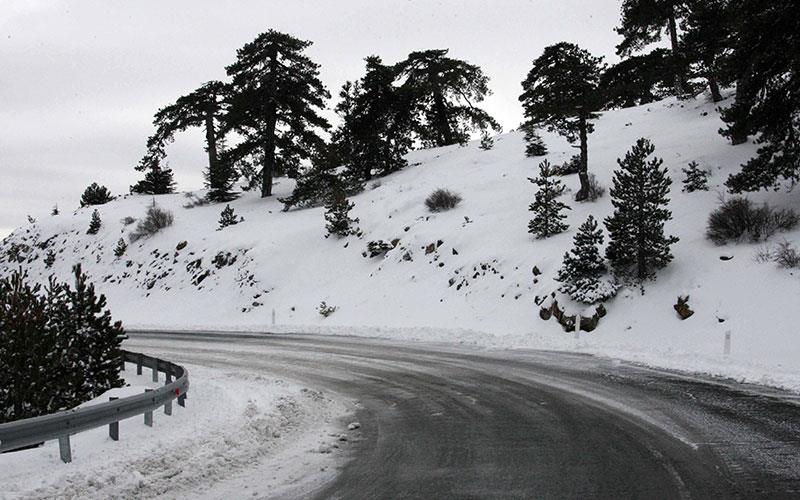 Αυτοί οι δρόμοι είναι κλειστοί για όλα τα οχήματα λόγω συσσώρευσης χιονιού