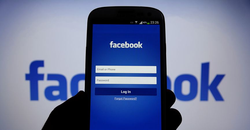 Το Facebook και η Cambridge Analytica στο επίκεντρο ενός τεράστιου σκανδάλου