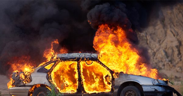 Πάφος: Εν κινήσει όχημα άρπαξε φωτιά