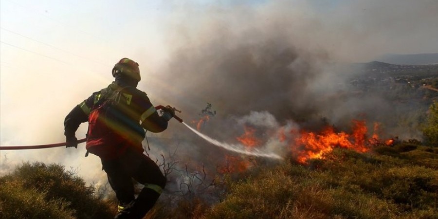 Πυρκαγιά Πάχνα: Δυνάμεις ενίσχυσης από την Πάφο - Προληπτική εκκένωση 3 σπιτιών