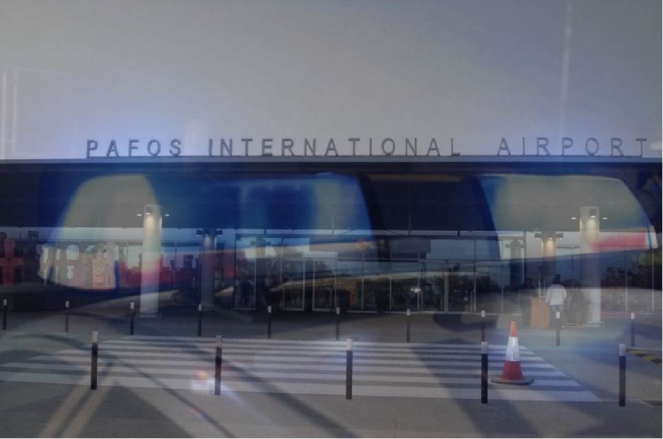 Αεροδρόμιο Πάφου: Χειροπέδες σε 51χρονο για κλοπή - Δακτυλίδι 1.200 ευρώ έκανε φτερά
