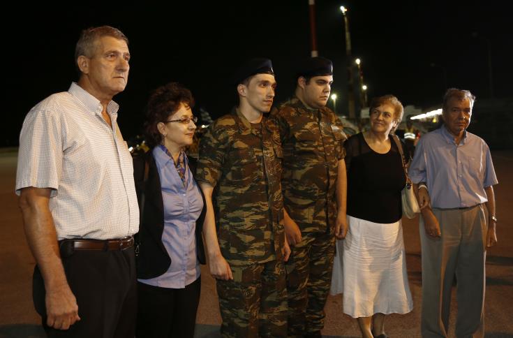 Απελευθερώθηκαν οι δυο Έλληνες Στρατιωτικοί - Συγκίνηση και υπερηφάνεια κατά την υποδοχή
