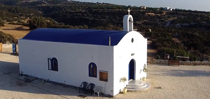 Πάφος: Εσπερινός και παράκληση στο εκκλησάκι της Οσίας Ματρώνας