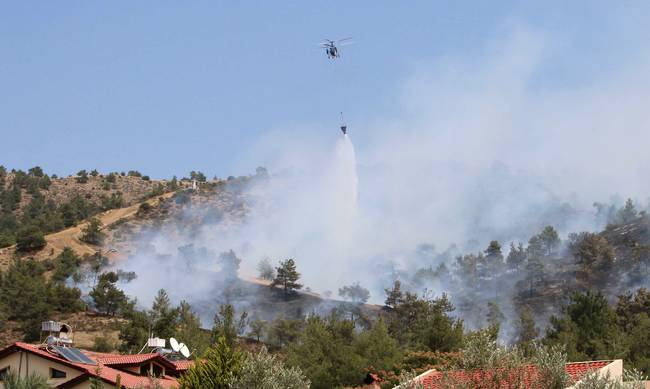 Πάφος: Πέντε πυρκαγιές στις Αρόδες - BINTEO