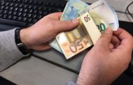 Υπ.Εργασίας: Ποιοι δικαιούνται το επίδομα των 500 ευρώ