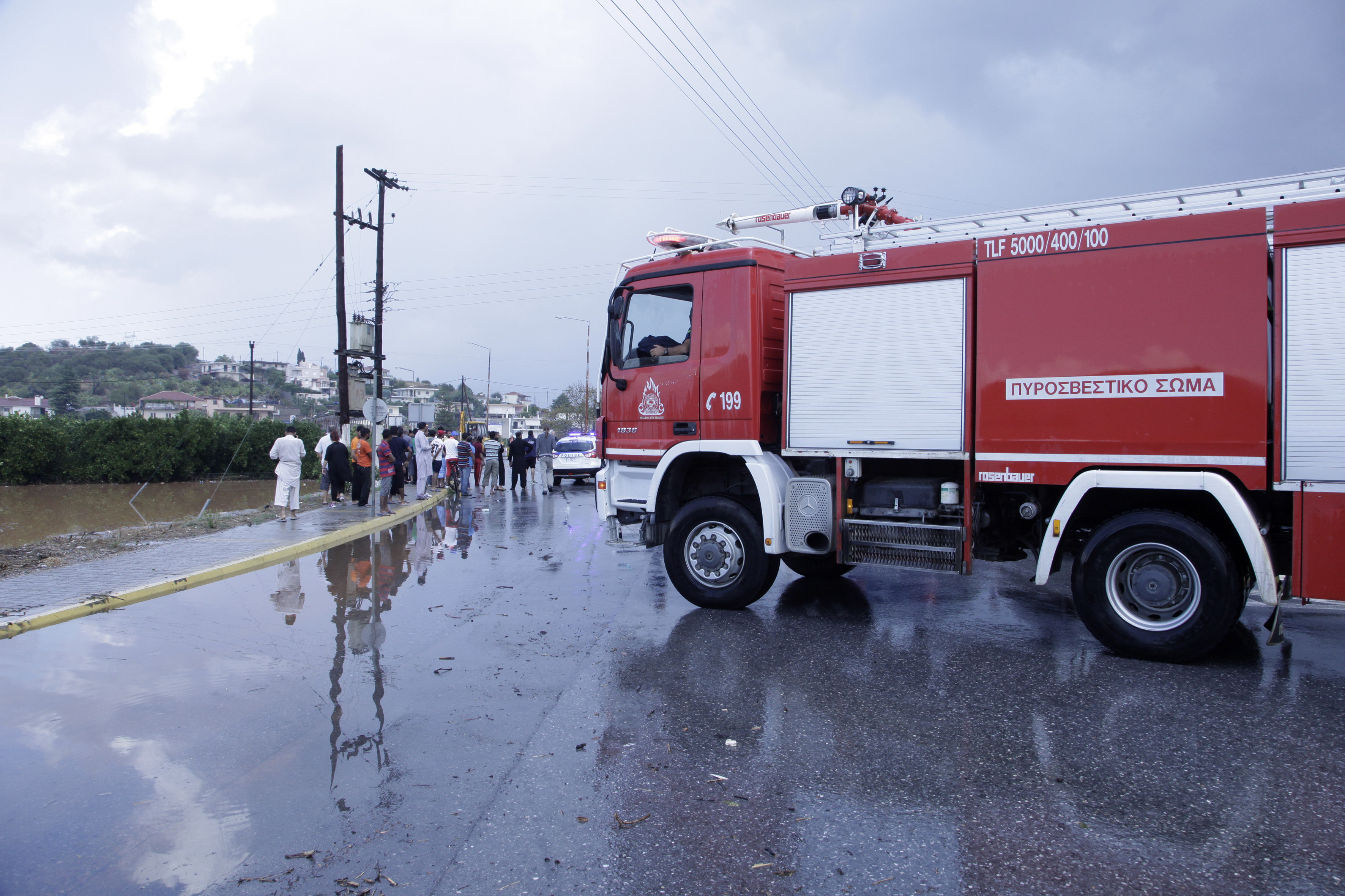 Πυροσβεστική Υπηρεσία: Δεκάδες κλήσεις ανά επαρχία λόγω κακοκαιρίας