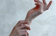 Πρησμένα δάχτυλα: Από τι κινδυνεύει η υγεία σου;