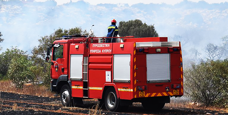 Σε κινητοποίηση η πυροσβεστική μετά από πυρκαγιά στην Χλώρακα