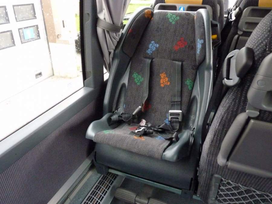 Οικολόγοι για εφαρμογή του νόμου για τα παιδικά καθίσματα σε λεωφορεία