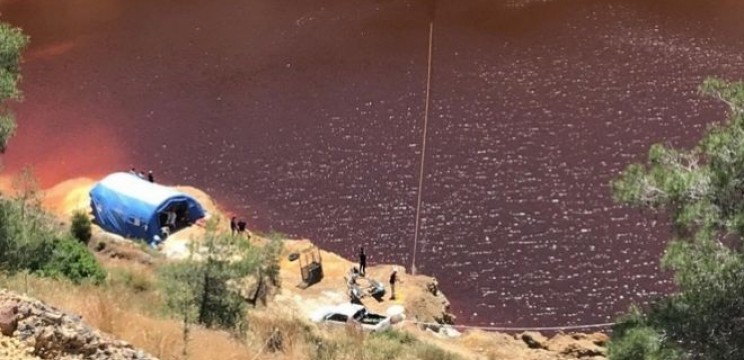 Κόκκινη Λίμνη: Συνεχίζονται με δύτες οι έρευνες σπιθαμή προς σπιθαμή