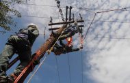 ΑΗΚ: Χωρίς ηλεκτρισμό αρκετές περιοχές από τους σφοδρούς ανέμους της «Ελπίς» - Βίντεο