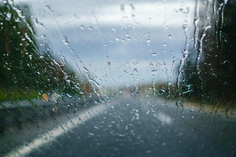 Αστυνομία: Ασφαλής οδήγηση σε βροχερές καιρικές συνθήκες
