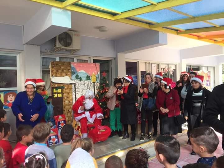 Ο Άγιος Βασίλης στο Νηπιαγωγείο Έμπας - Μοίρασε δώρα και χαμόγελα! - ΦΩΤΟ