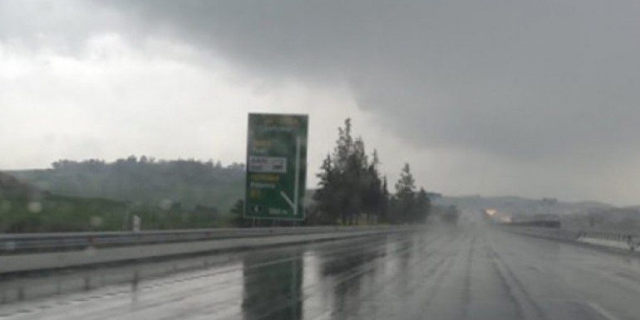 Έκτακτο: Επικίνδυνος λόγω χιονόνερου ο αυτοκινητόδρομος Λεμεσού-Πάφου