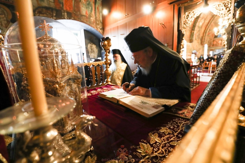 Αρχιεπίσκοπος Κύπρου: Αναγνωρίζουμε την εκκλησία της Ουκρανίας