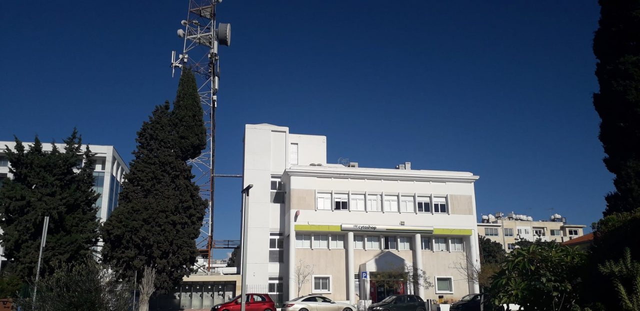Δήμος Πάφου: «Αλλάζει» η Cyta - Απομακρύνεται ο ψηλός πύργος και κατασκευάζεται ράμπα για ΑΜΕΑ