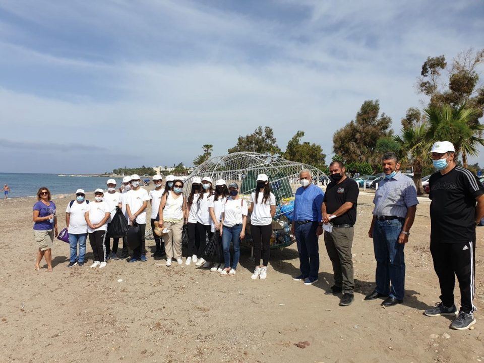 Γεροσκήπου: Εκστρατεία Καθαριότητας Δημοτικής Παραλίας από το Γυμνάσιο «Αγίας Παρασκευής»