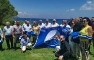 Οι γαλάζιες σημαίες σε παραλίες της Πάφου (φώτος)