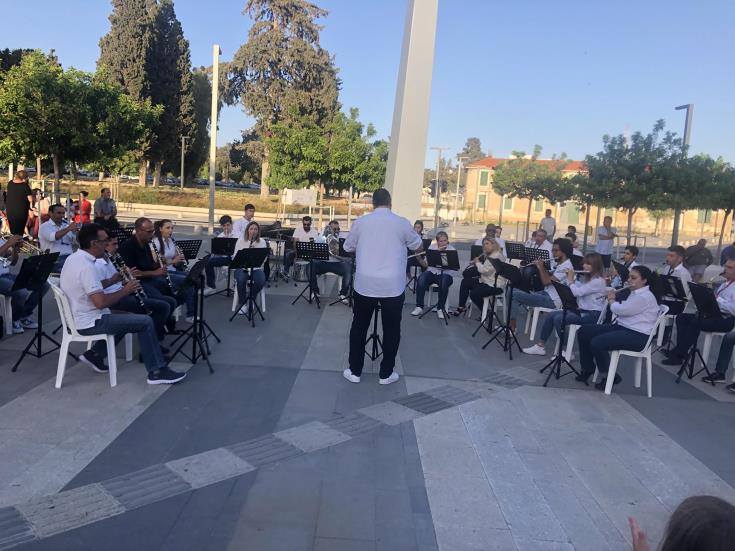 Δήμος Πάφου: Μουσική περιδιάβαση στο εμπορικό κέντρο για τα εγκαίνια καλοκαιρινών εκδηλώσεων