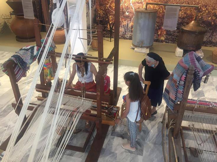 ΕΤΑΠ: Επιτυχής η πρώτη ξενάγηση και επίδειξη παραδοσιακών τεχνών στο Μουσείο Δρούσειας