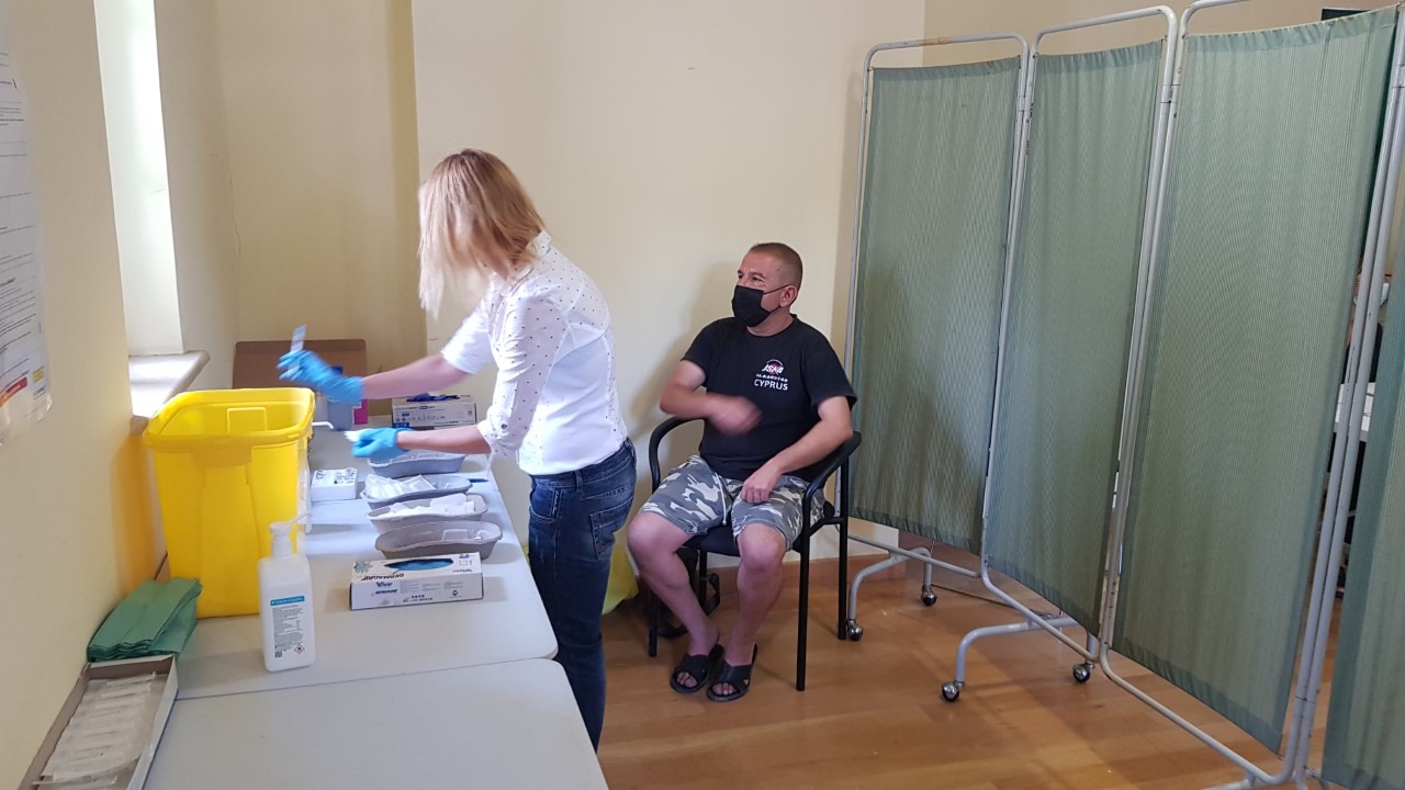 Χριστίνα Γιαννάκη: Έξι χιλιάδες πολίτες εμβολιάστηκαν με το walk – in παγκύπρια