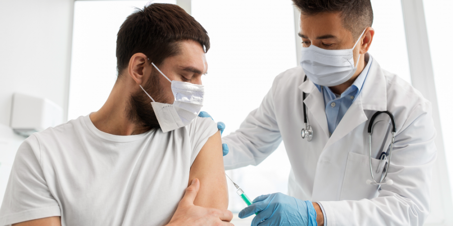 Πέραν των 10 χιλ. οι εμβολιασμοί στα walk-In-Νέοι εμβολιασμοί σε Πανεπιστήμια