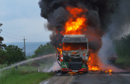 Πάφος: Μυστήριο πίσω από φωτιά σε φορτηγό με μπάλες σανού που ήταν  σταθμευμένο στην Τραχυπέδουλα