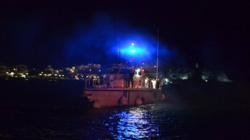Πάφος: Εντοπίστηκε και ανακόπηκε το σκάφος με τους μετανάστες – Μεταφέρθηκε πίσω στο λιμανάκι (βίντεο)