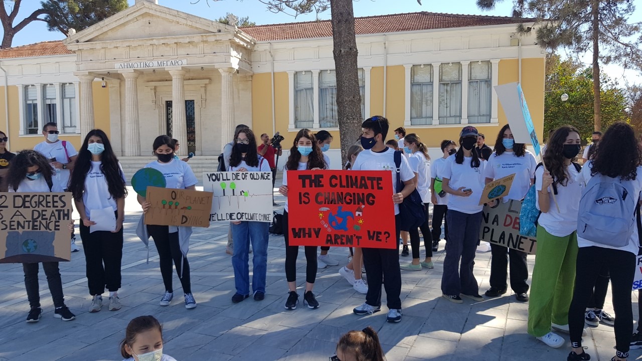 Πάφος: Εκδήλωση διαμαρτυρίας μαθητών από σχολεία της Κύπρου, με πρωτοβουλία της Terra Cypria