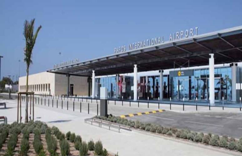 Αεροδρόμιο Παφου: Τον έπιασαν στα πράσα με πλαστα έγγραφα-Χειροπέδες σε 23χρονο
