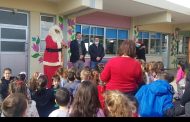 Ο Άγιος Βασίλης στη Χλώρακα -Μοίρασε δώρα και ευχές στα παιδιά