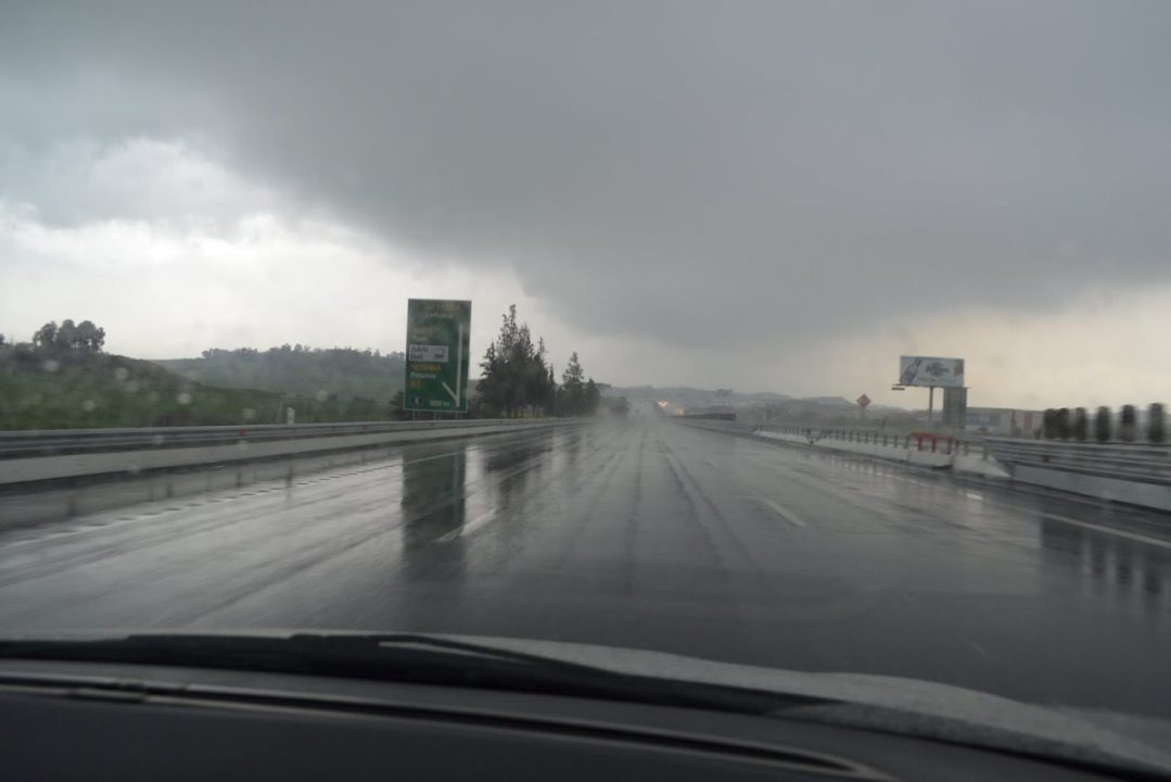 Προσοχή!!!  Έντονη βροχόπτωση στον αυτοκινητόδρομο Πάφου-Λεμεσού