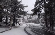 ΣΥΜΒΑΙΝΕΙ ΤΩΡΑ - Βαριά χιονόπτωση στα ορεινά – Ποιοι δρόμοι έκλεισαν