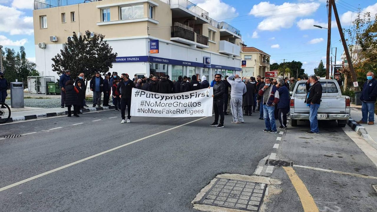 Ειρηνική εκδήλωση διαμαρτυρίας στην Χλώρακα