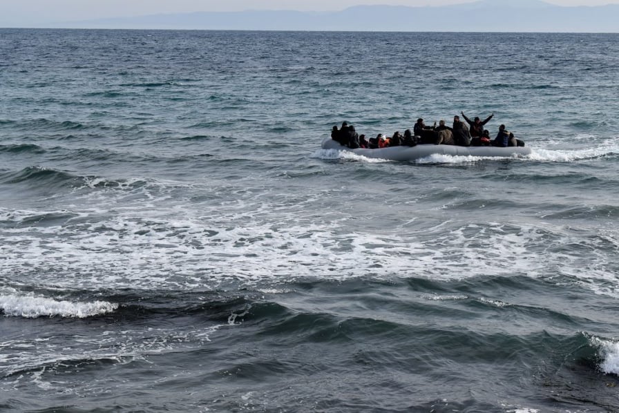 Mετανάστες ανοιχτά του Ακάμα σε σκάφος