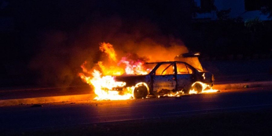 Πάφος: Φωτιά σε όχημα - Έτρεχε η πυροσβεστική
