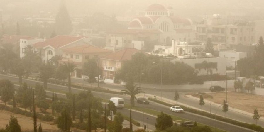 Καιρός: Σκαμπανεβάσματα της θερμοκρασίας με σκόνη στην ατμόσφαιρα