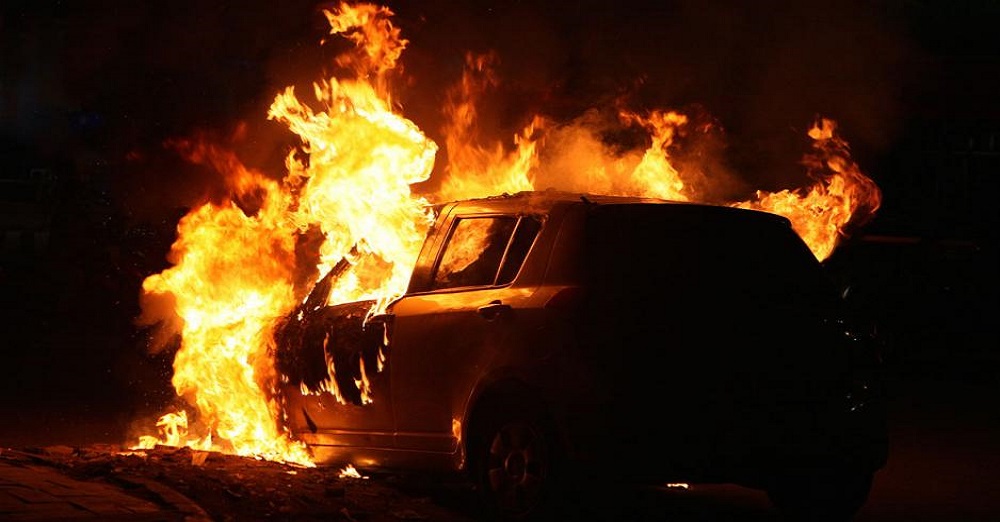 Στις φλόγες αυτοκίνητο στην Κάτω Πάφο