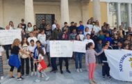 Πάφος: Ειρηνική διαμαρτυρία έξω από το Δημαρχείο από τους αθλητές του ΝΟΠ