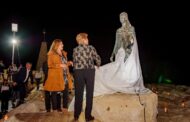 Π. Χρυσοχούς: Αποκαλυπτήρια του αγάλματος «Ρήγαινα η βασίλισσα της Κύπρου» της εικαστικού Γ. Ιωαννίδου από την Πρώτη Κυρία