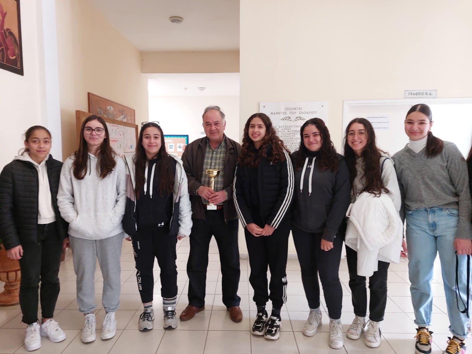 Τιμητική διάκριση για τα κορίτσια του Λυκειου Εθνάρχη Μακαριου Γ’ Πάφου: Πήραν την 2η θέση στο Παγκύπριο Πρωτάθλημα Καλαθοσφαίρισης (ΦΩΤΟ)