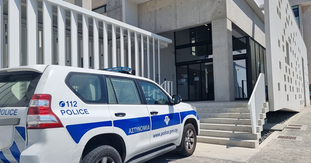 Πάφος: Ενώπιων του δικαστηρίου η ύποπτη για κλοπή ηλεκτρονικών ειδών από δωμάτιο ξενοδοχείου