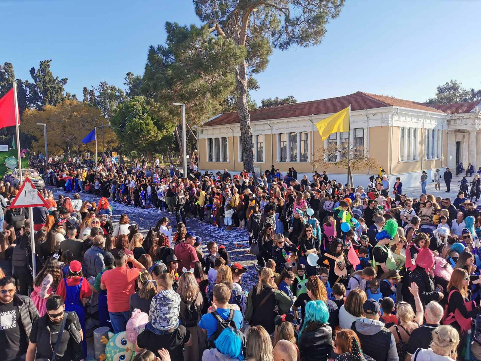 Πάφος: Σε ρυθμούς «Que te la pongo!» - Χιλιάδες κόσμου στο Παφίτικο Καρναβάλι – Φώτο