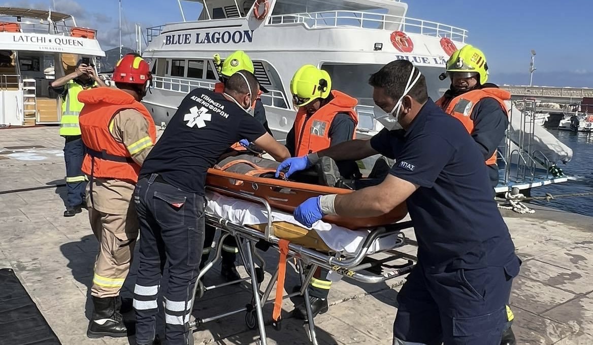 Λιμανάκι Λατσιού: Άσκηση πυρκαγιάς και διάσωσης σε σκάφος αναψυχής (ΦΩΤΟ)