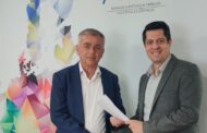 Δ.Π. Χρυσοχούς: Υπογραφή συμφωνίας χρηματοδότησης του έργου ανάπλασης μπροστά από το Δημαρχείο και την αστυνομία