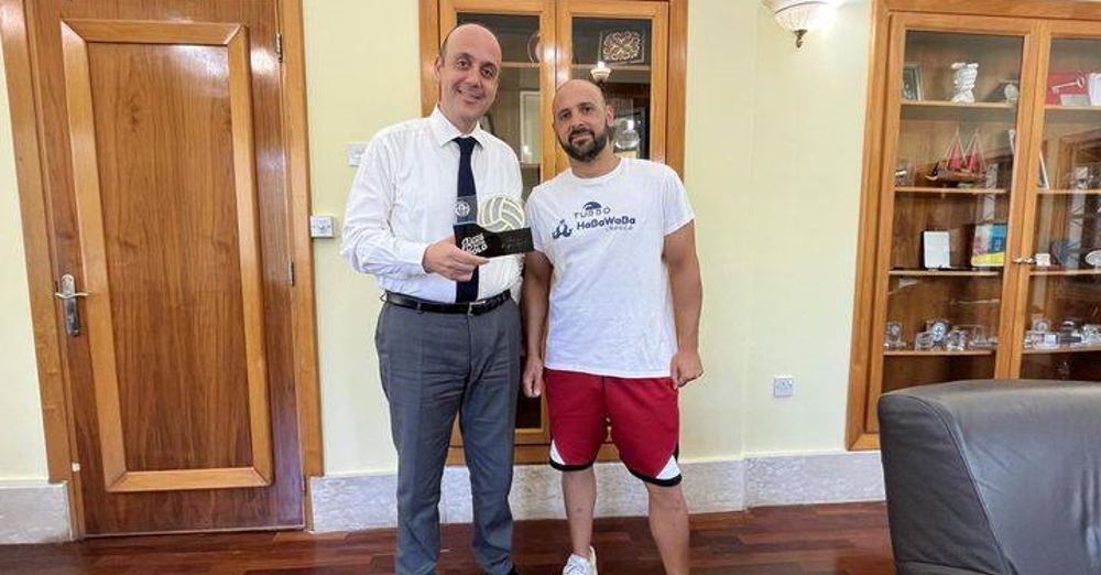 Πάφος: Τιμητική πλακέτα στον Δήμαρχο Πάφου για την στήριξη του στο άθλημα της  θαλάσσιας υδατοσφαίρισης