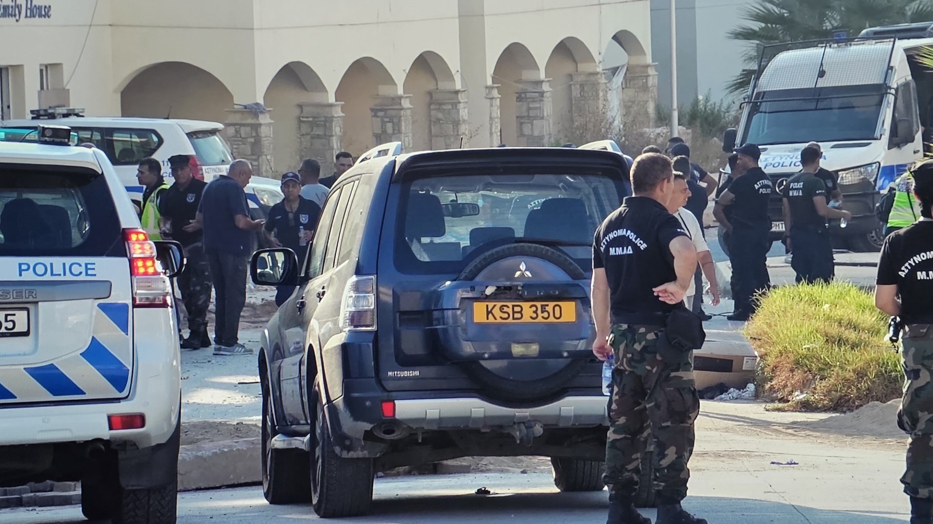 ΔΗΣΥ: Καταδικάζει τον τραυματισμό αστυνομικών στη Χλώρακα