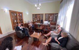 Δ. Πάφου: Zήτησε συνδρομή της Πρεσβείας ΗΠΑ για προσέλκυση καινοτομίας