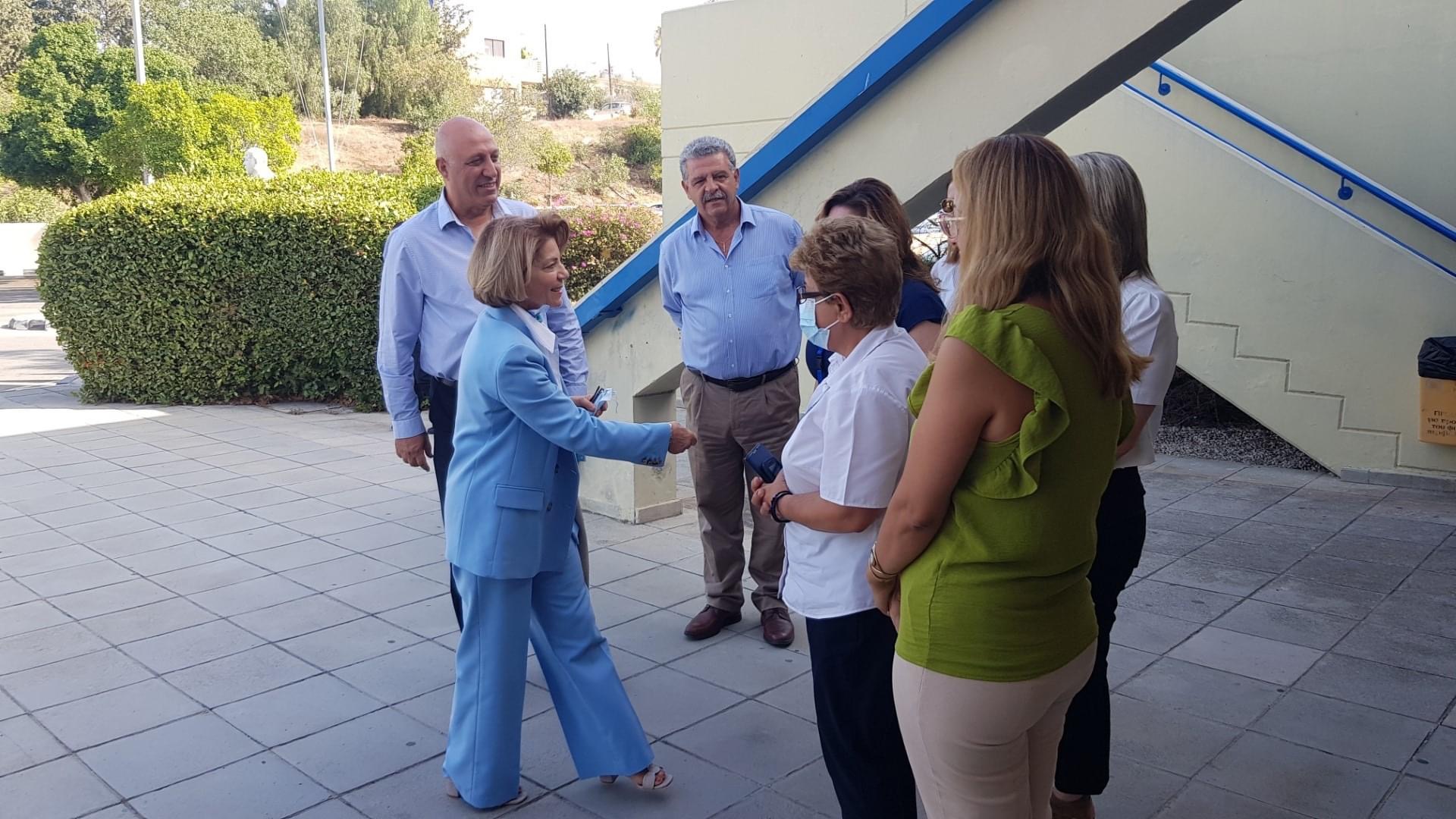 Επι τόπου η Κανάρη στο Γενικό νοσοκομείο Πάφου  για αναβάθμιση (ΦΩΤΟΡΕΠΟΡΤΑΖ)