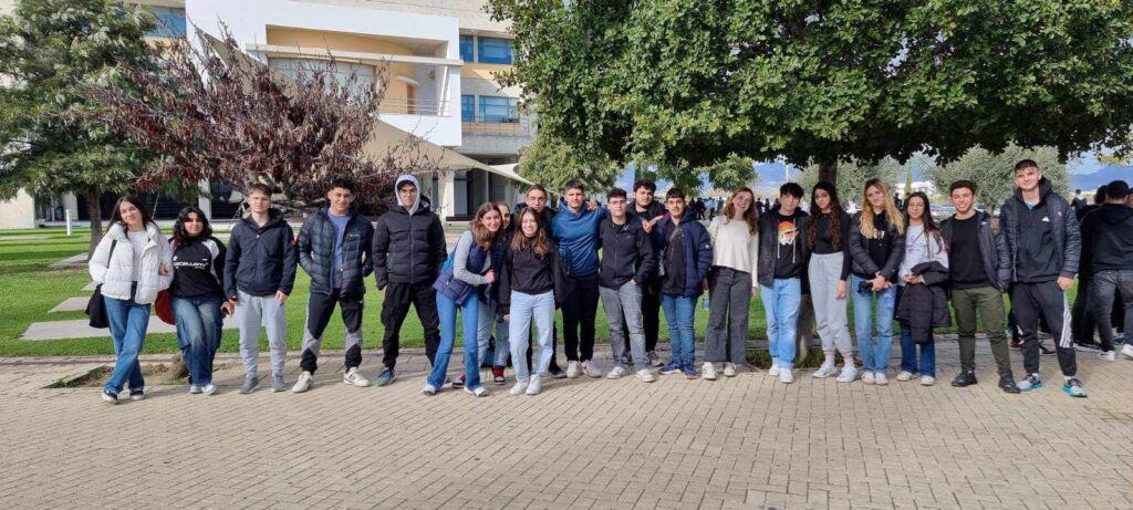 Πάφος: Διάκριση στον διαγωνισμό στατιστικής από το Λύκειο Κύκκου Πάφος: Διάκριση στον διαγωνισμό στατιστικής από το Λύκειο Κύκκου